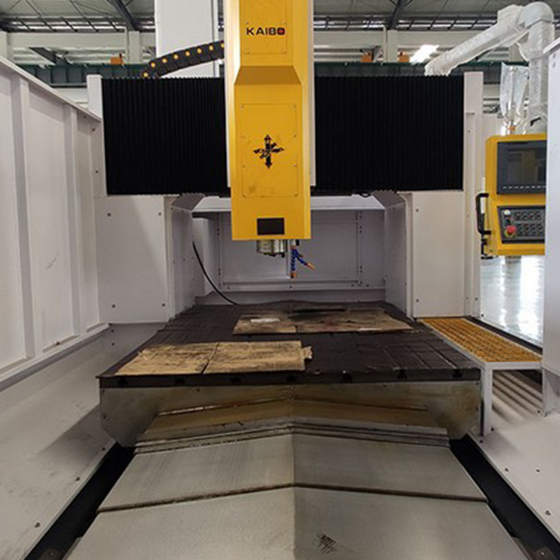 DC1417 CNC Milling Machine in operation at a large mold manufacturing facility