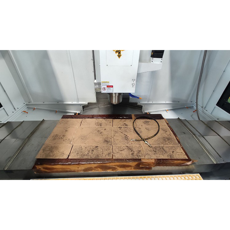 FH855L RTCP five - axis vertical machining center in operation