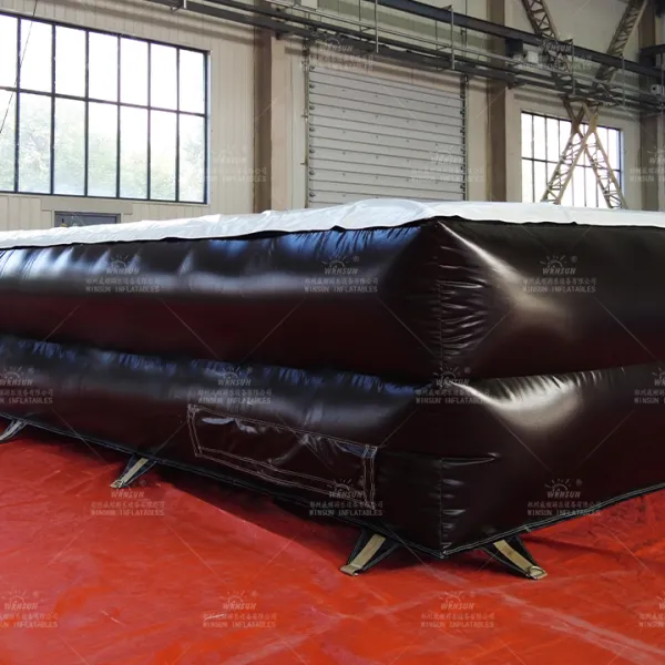 https://shmuker.oss-accelerate.aliyuncs.com/data/oss/60f0582b801008393c7f4eca/60f05ed4801008393c7ff3c7/20250911143212/commercial_grade_inflatable_crush_protection.jpg