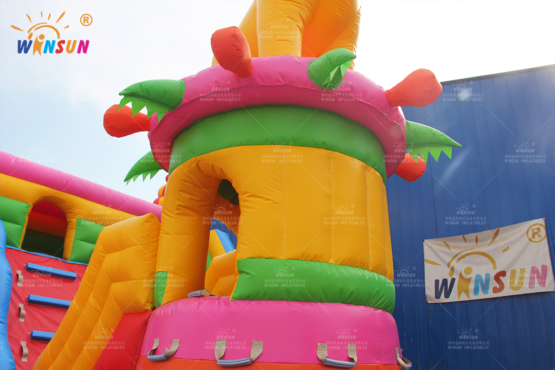 Large_inflatable_obstacle_course_8m_x_5m_x_5m.jpg