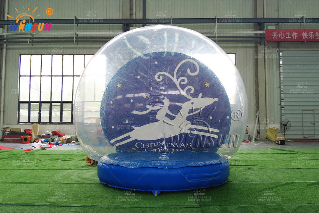 Durable_PVC_inflatable_snow_globe_with_transparent_tunnel_archway.jpg