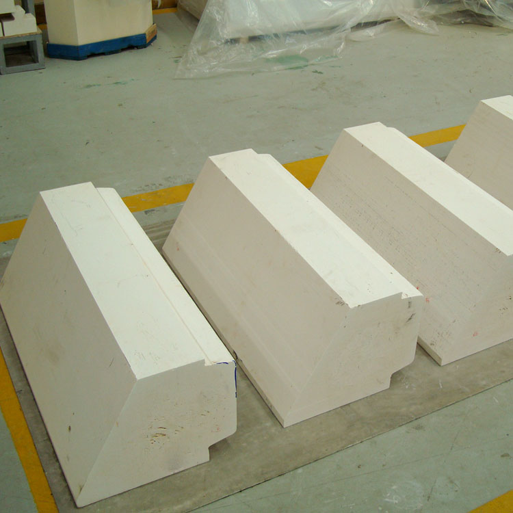 Exemple de brique réfractaire fonctionnant stablement après remplacement