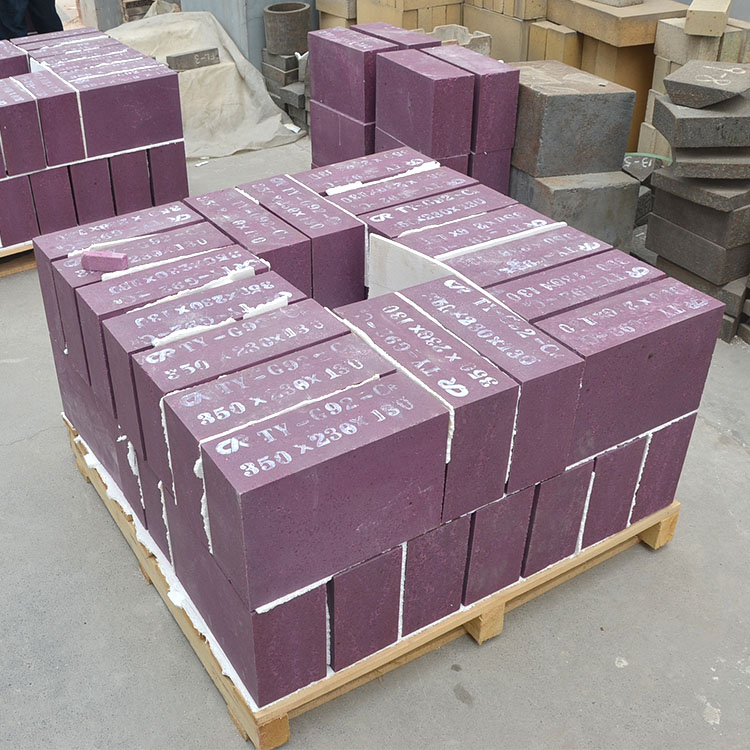 Performance comparison chart of forehearth refractory materials in alkali corrosion and creep resistance