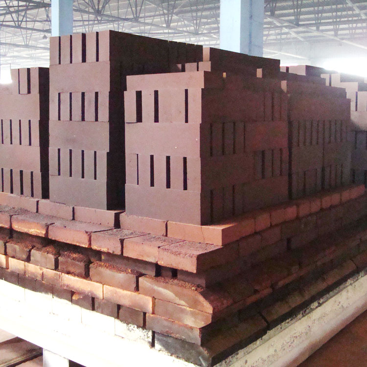Comparison of high - performance refractory materials and traditional materials