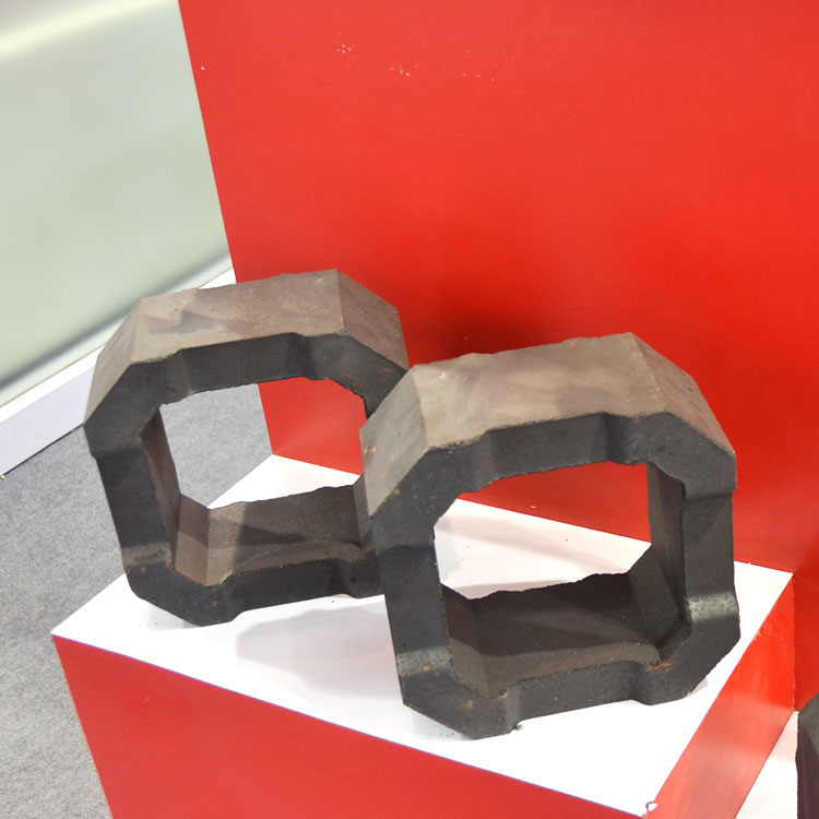 Comparative performance chart of refractory bricks with varied alumina content