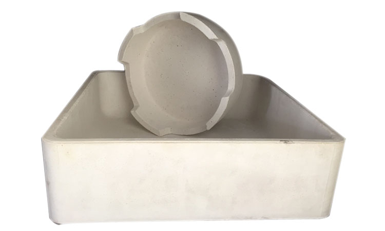 Comparison of deformation rates between traditional trays and composite corundum - mullite trays