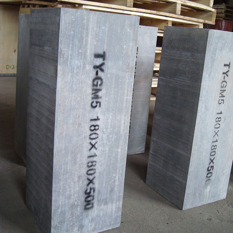Furnace lining lifespan comparison before and after using andalusite bricks