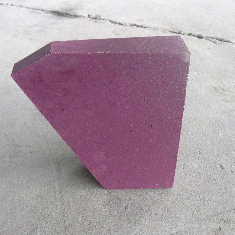 Steel furnace lining comparison showing cracks in high-alumina brick vs intact red zirconia brick after multiple thermal cycles