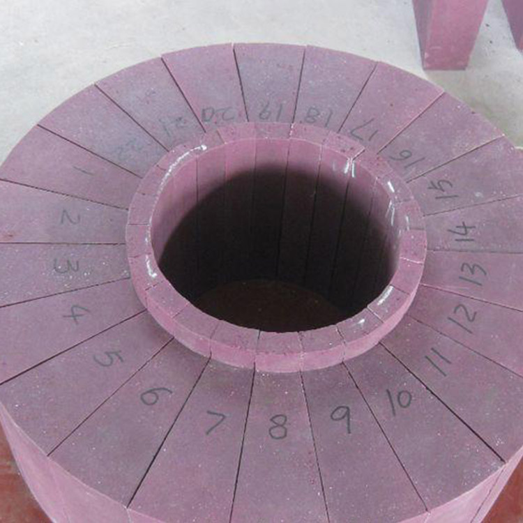 Cross-sectional view of high-strength refractory clay insulating bricks used in chemical furnace lining