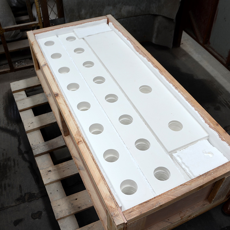 Sunrise high-performance alumina-enriched vermiculite ladle insulation boards fitted onto steel ladle