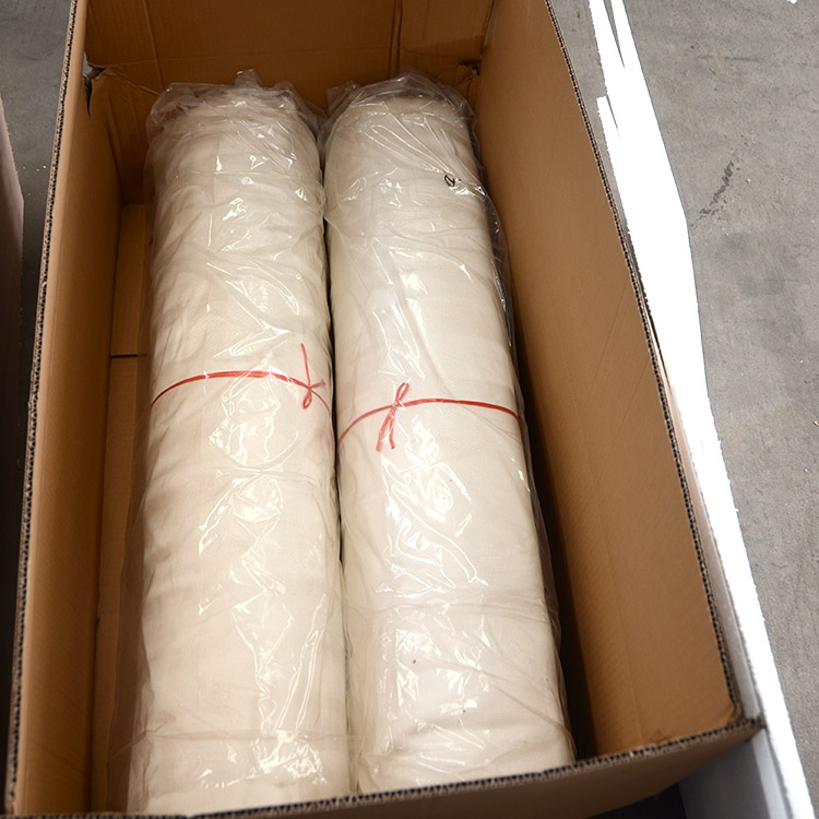 Thermal expansion curve comparing high-alumina brick (stable slope) vs. clay brick (steep rise) across 1000°C range