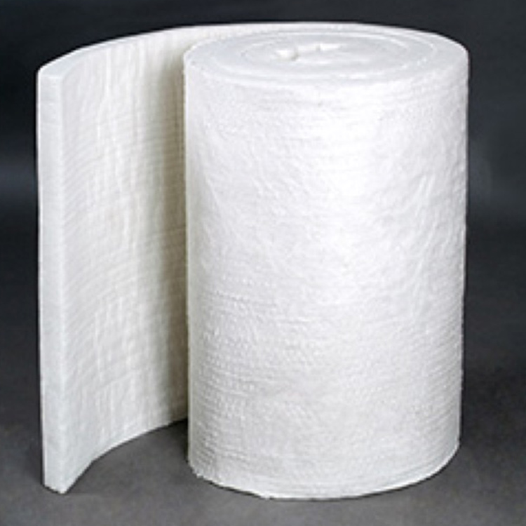 Cross-section diagram showing three insulation layers inside a steel ladle: inner refractory, middle ceramic blanket, and outer composite panel with low thermal conductivity.