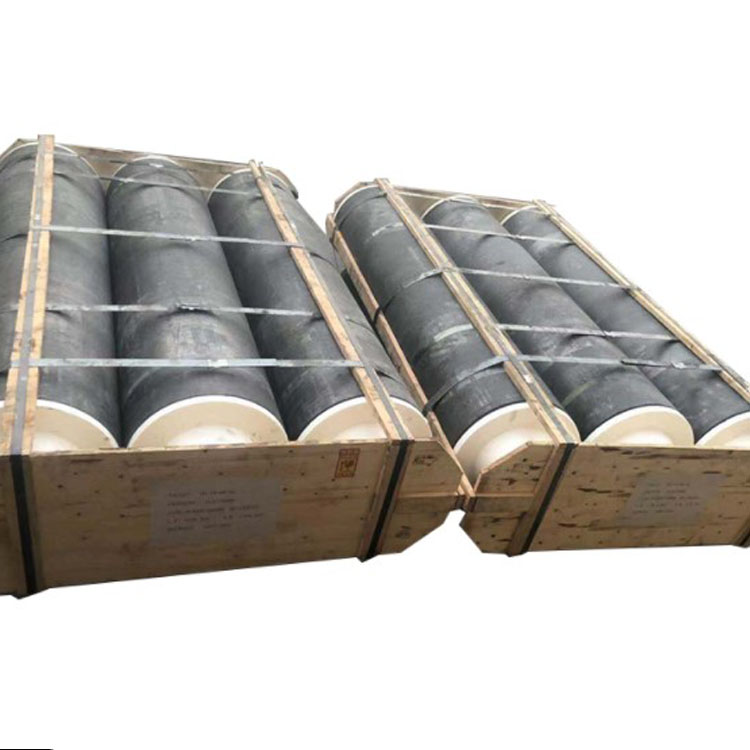 Comparison chart showing thermal shock resistance of magnesia-chrome vs traditional bricks