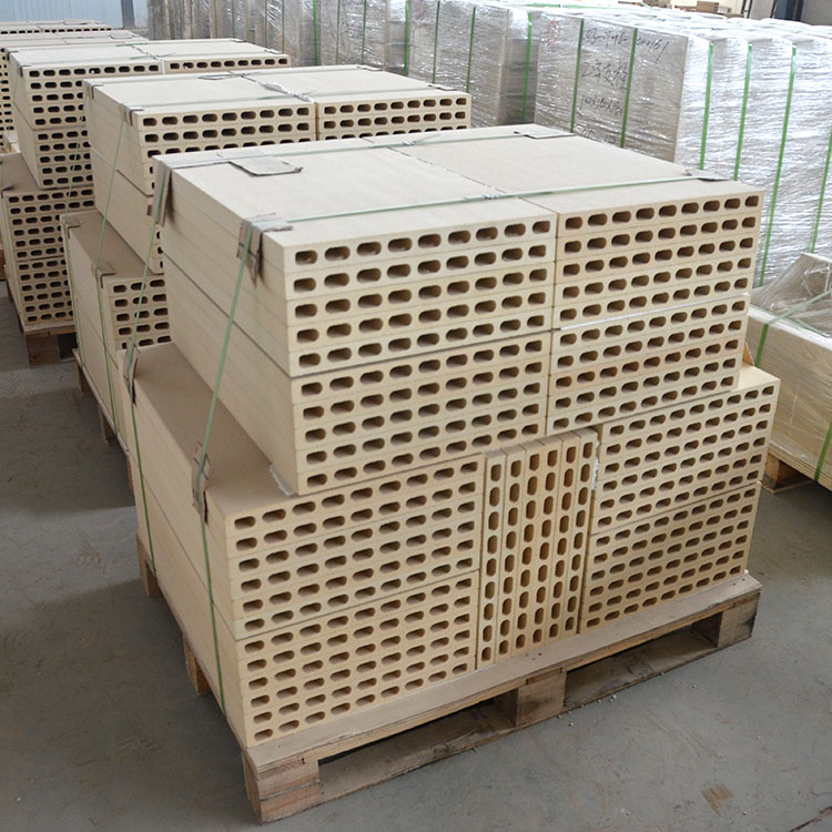 Illustration des propriétés en haute température des briques en zircone dense