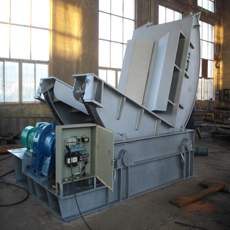 Customer using Dalian Tiding Heavy Industry's container lifting equipment