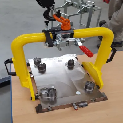 Automobile production line hoist