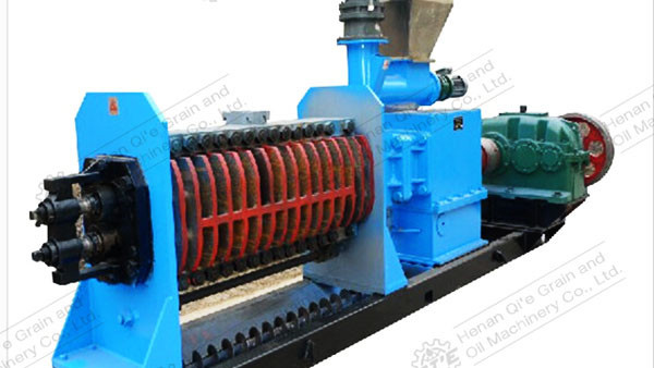 Comparison between home and commercial sunflower oil presses