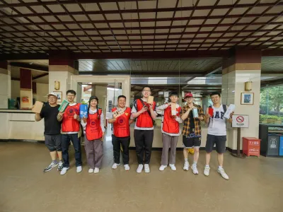 Company staff team building, showing the style of employees