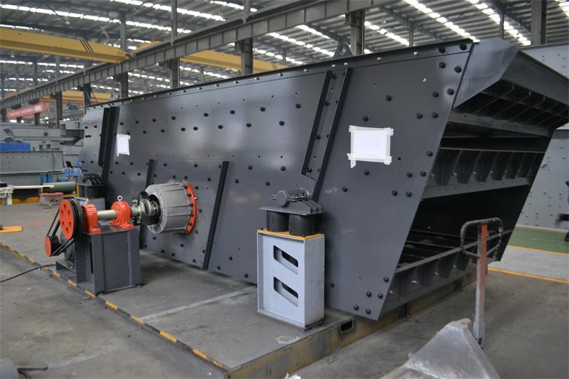 Comparison chart showing energy efficiency gains from optimized rotor configuration in different mining scenarios