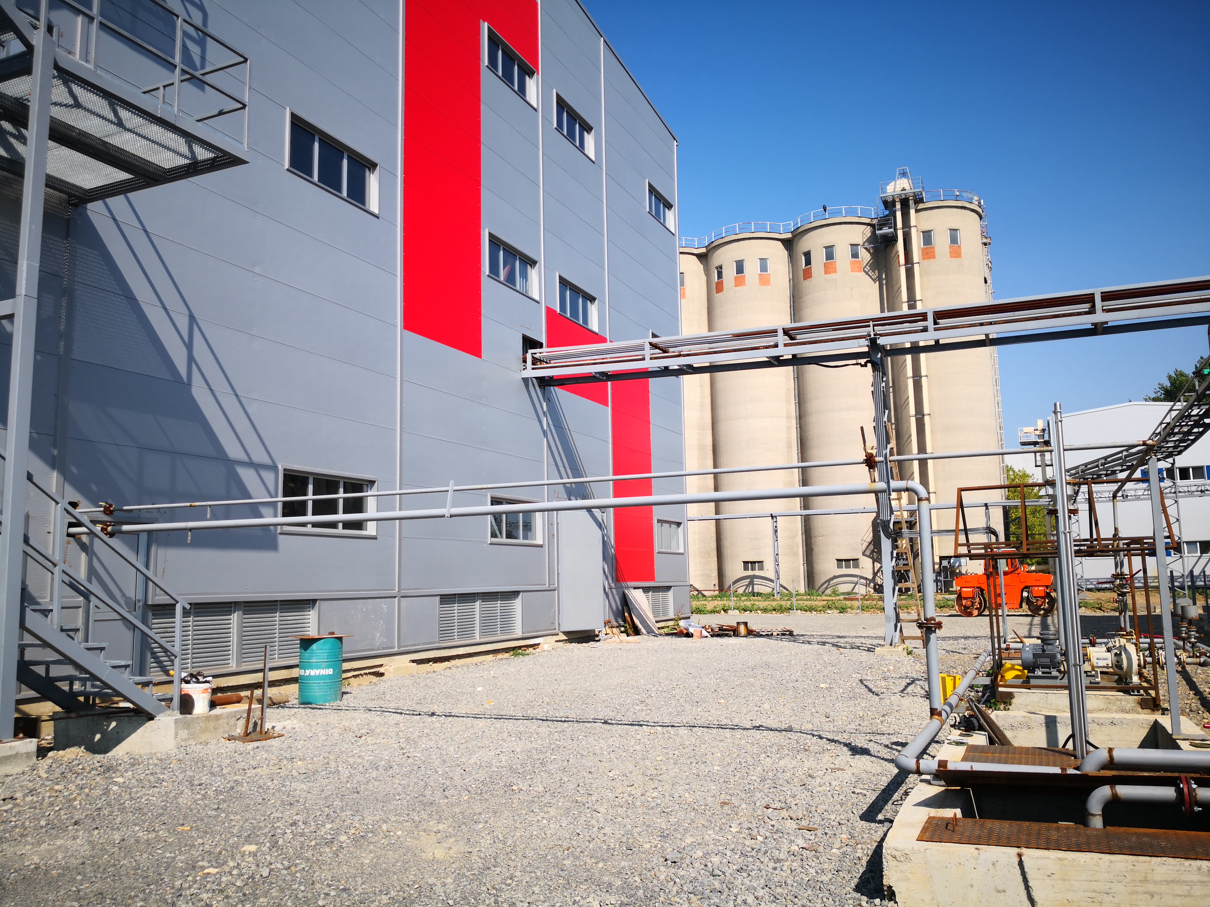 Industrial-scale soybean oil production plants