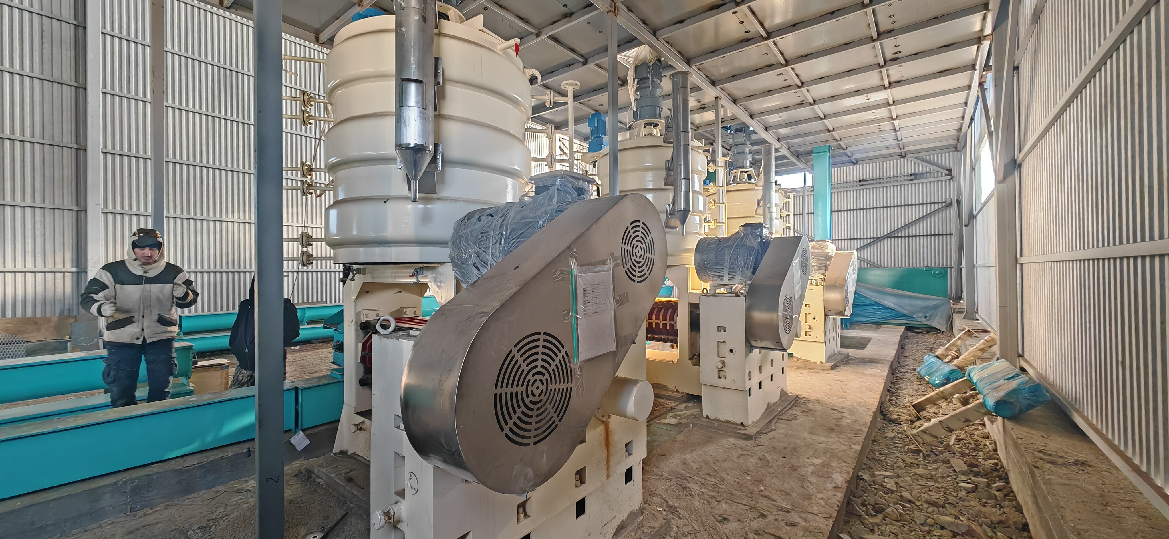 4-stage continuous sunflower oil refinery plant with dewaxing system for cold climate regions like Uzbekistan