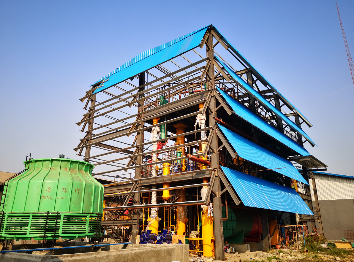 Sistema DTDC industrial y unidad de recuperación de solventes para un proyecto de aceite de copra de 100 TPD en Indonesia, optimizado para bajo contenido de aceite residual y alta recuperación de solventes.