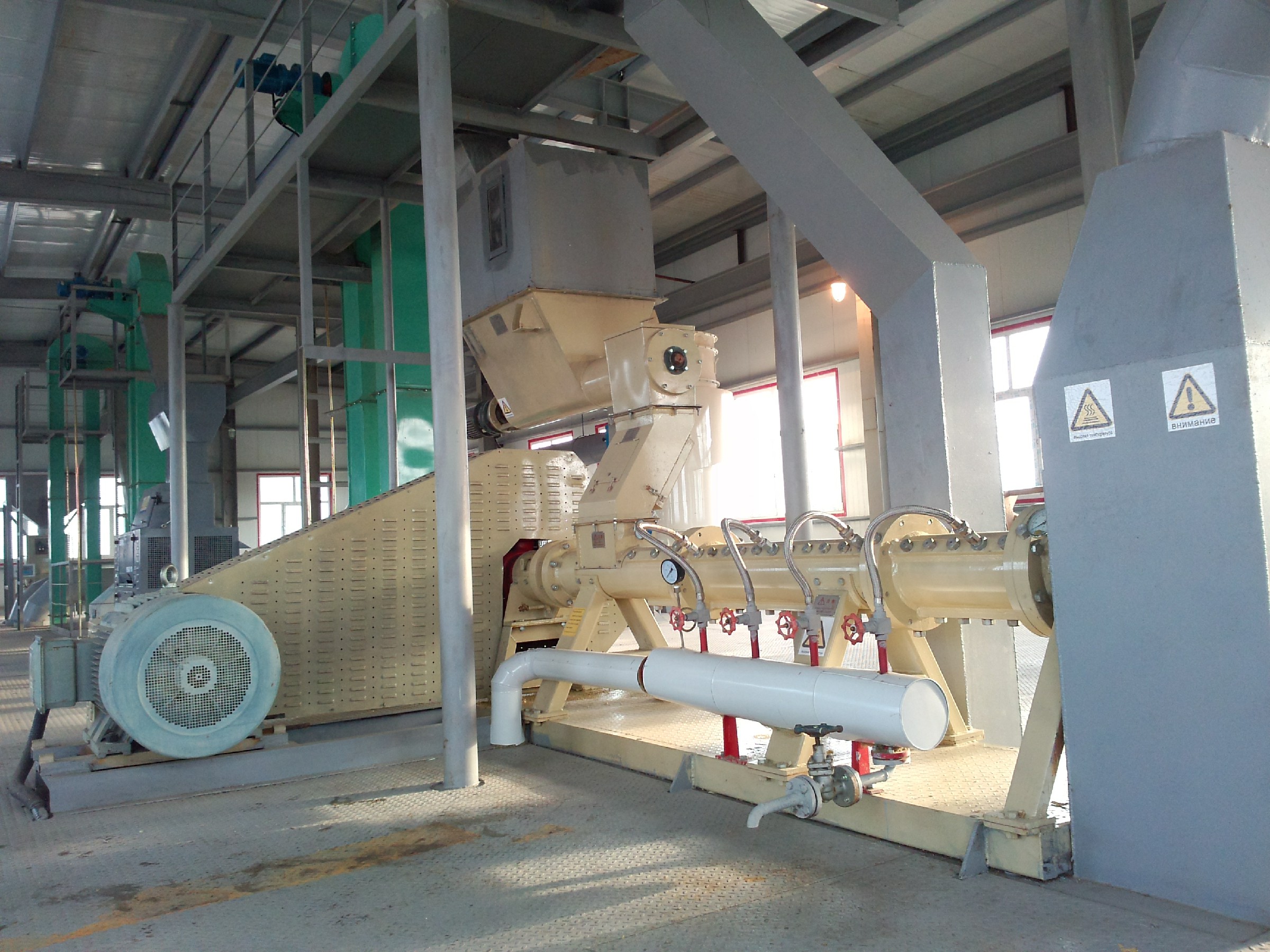 Proyecto de pretratamiento y extracción con disolventes de harina de soja con una capacidad de 200 t/día en Rusia. Foto