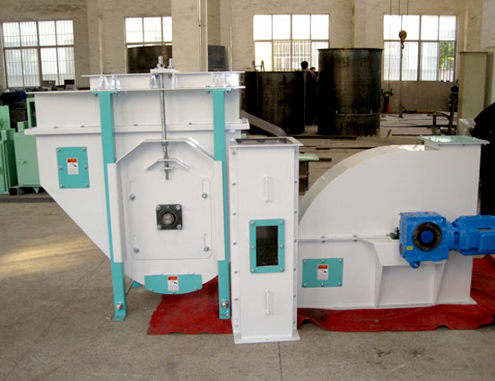Bucket elevator for continuous material handling in an oil processing plant