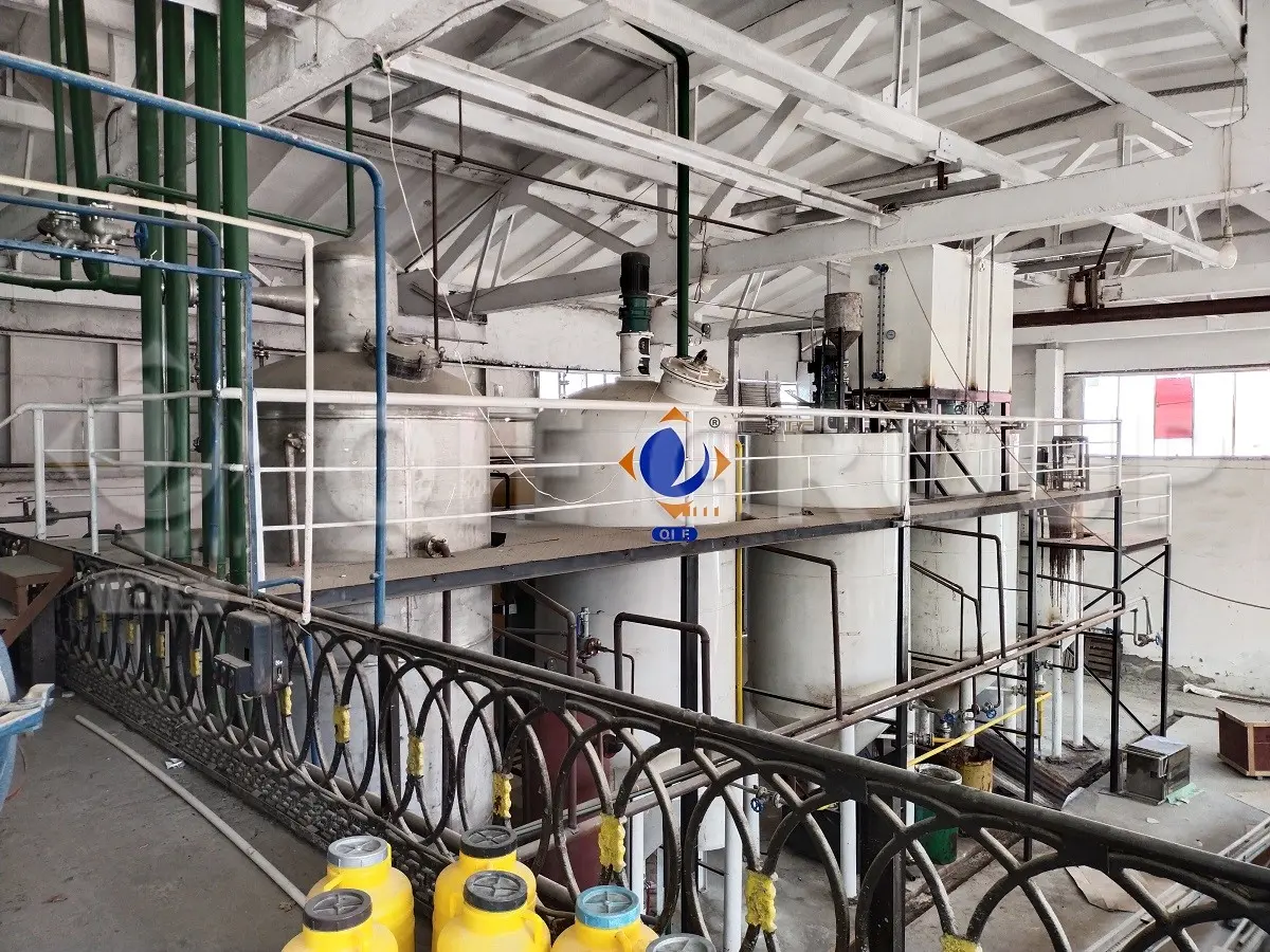 Sunflower oil refining equipment including degumming, neutralization, bleaching, deodorization, and dewaxing units