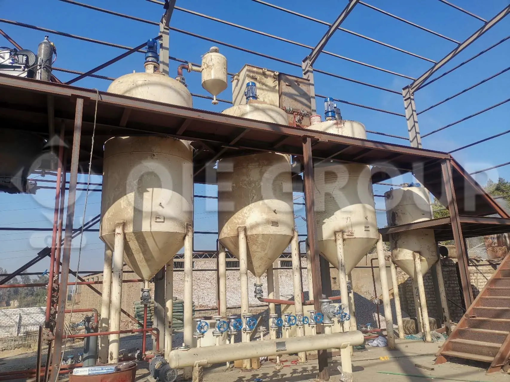 QIE Flaxseed Oil Refining Equipment – with degumming, deacidification, bleaching, dewaxing, and deodorization for premium oil quality.