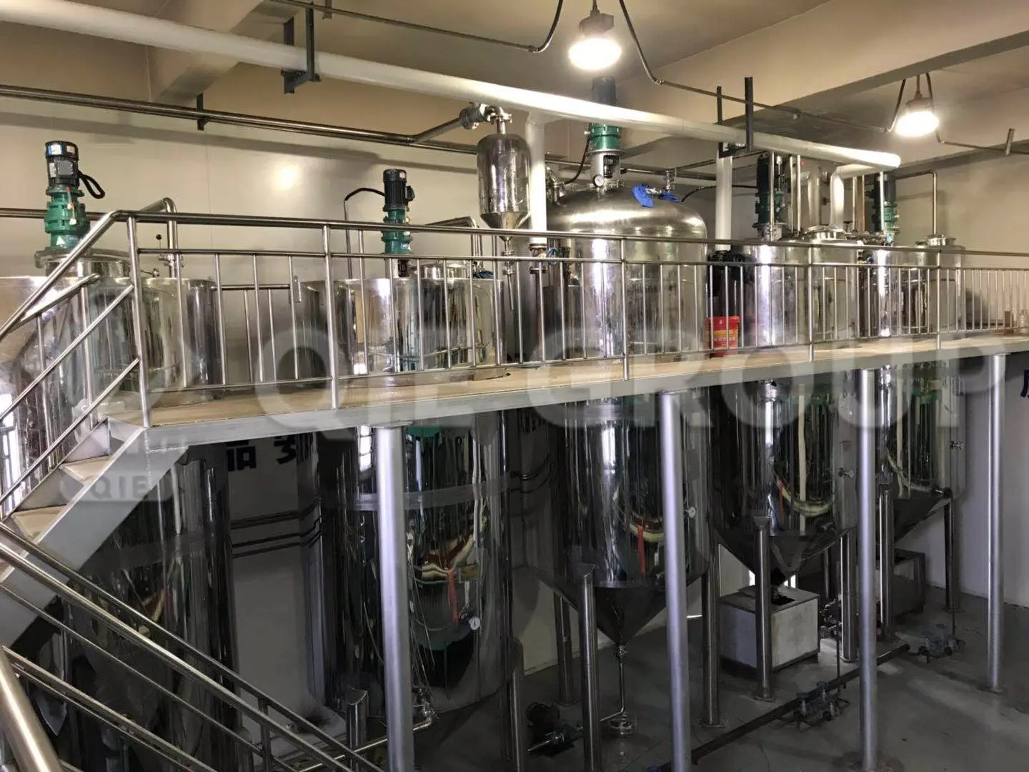 Modern peanut oil refining factory for high-quality edible oil production
