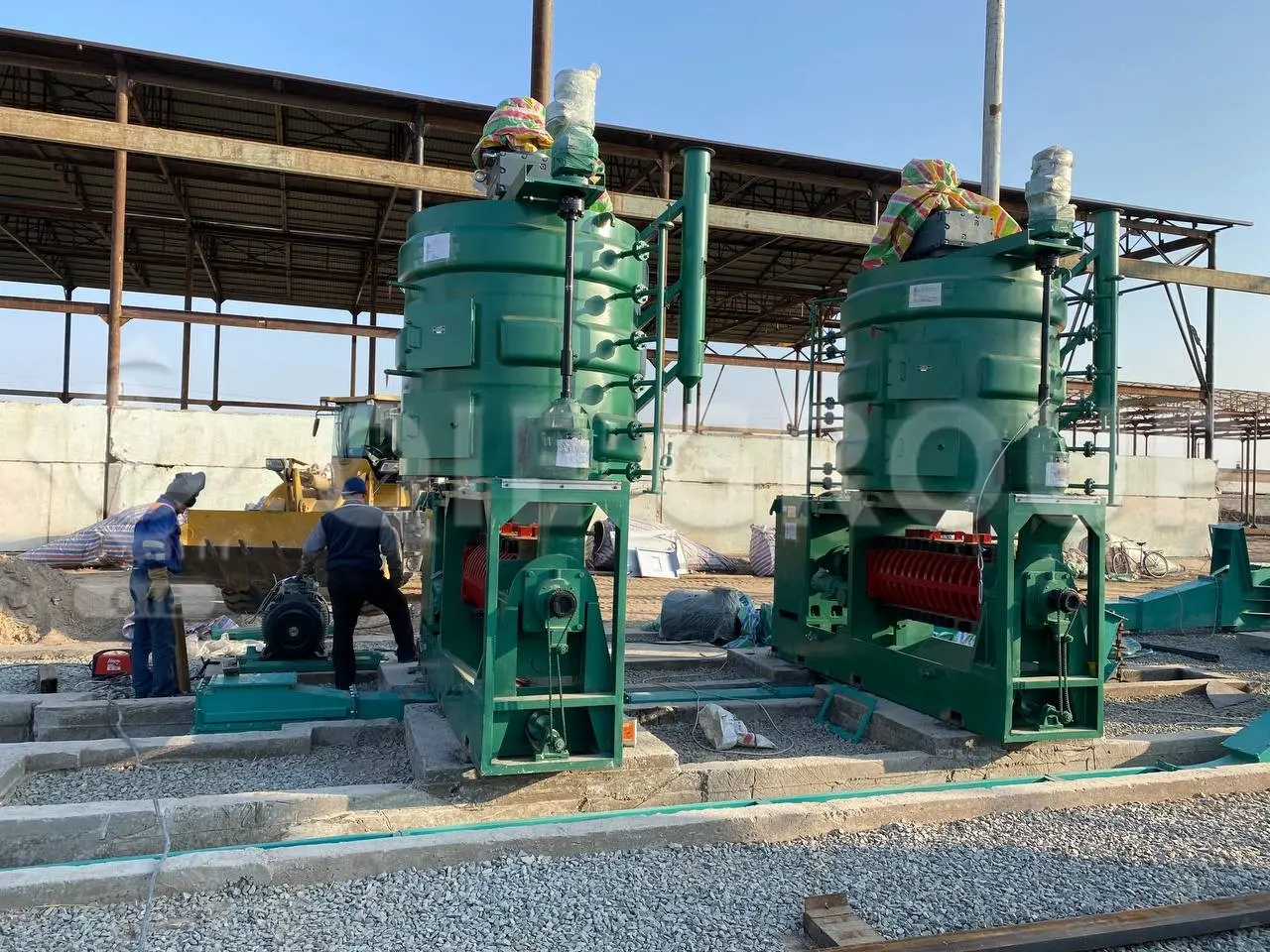 oil-press-machine-factory-install.webp