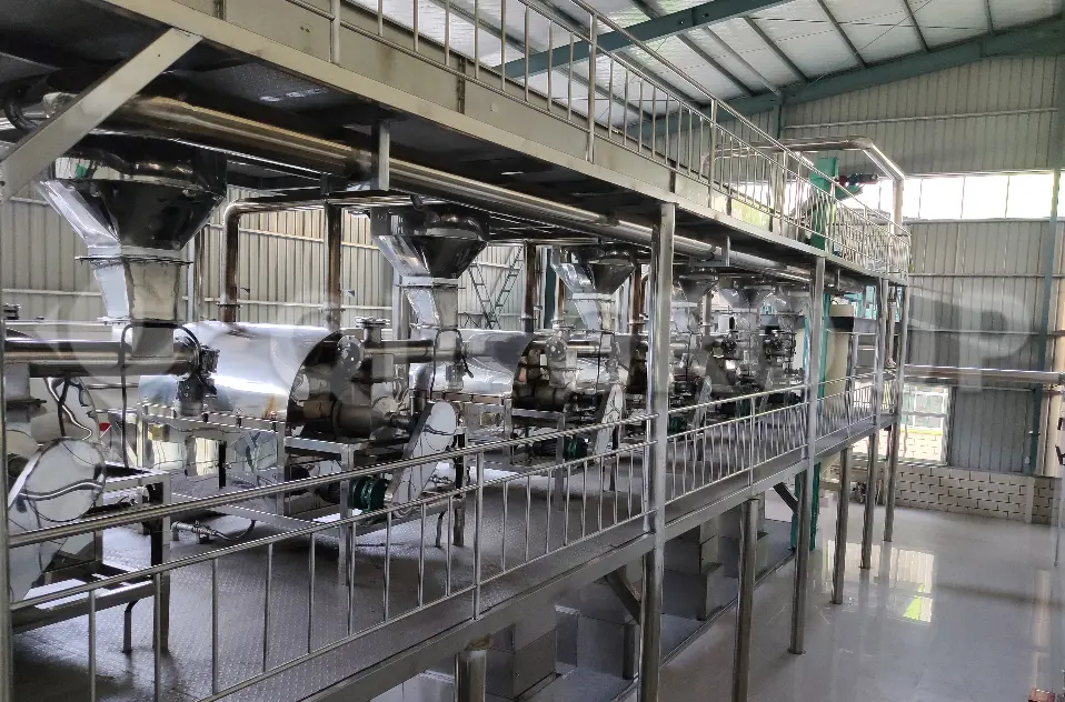 Rice oil prepressing machine for high-efficiency oil extraction with optimized cake formation.