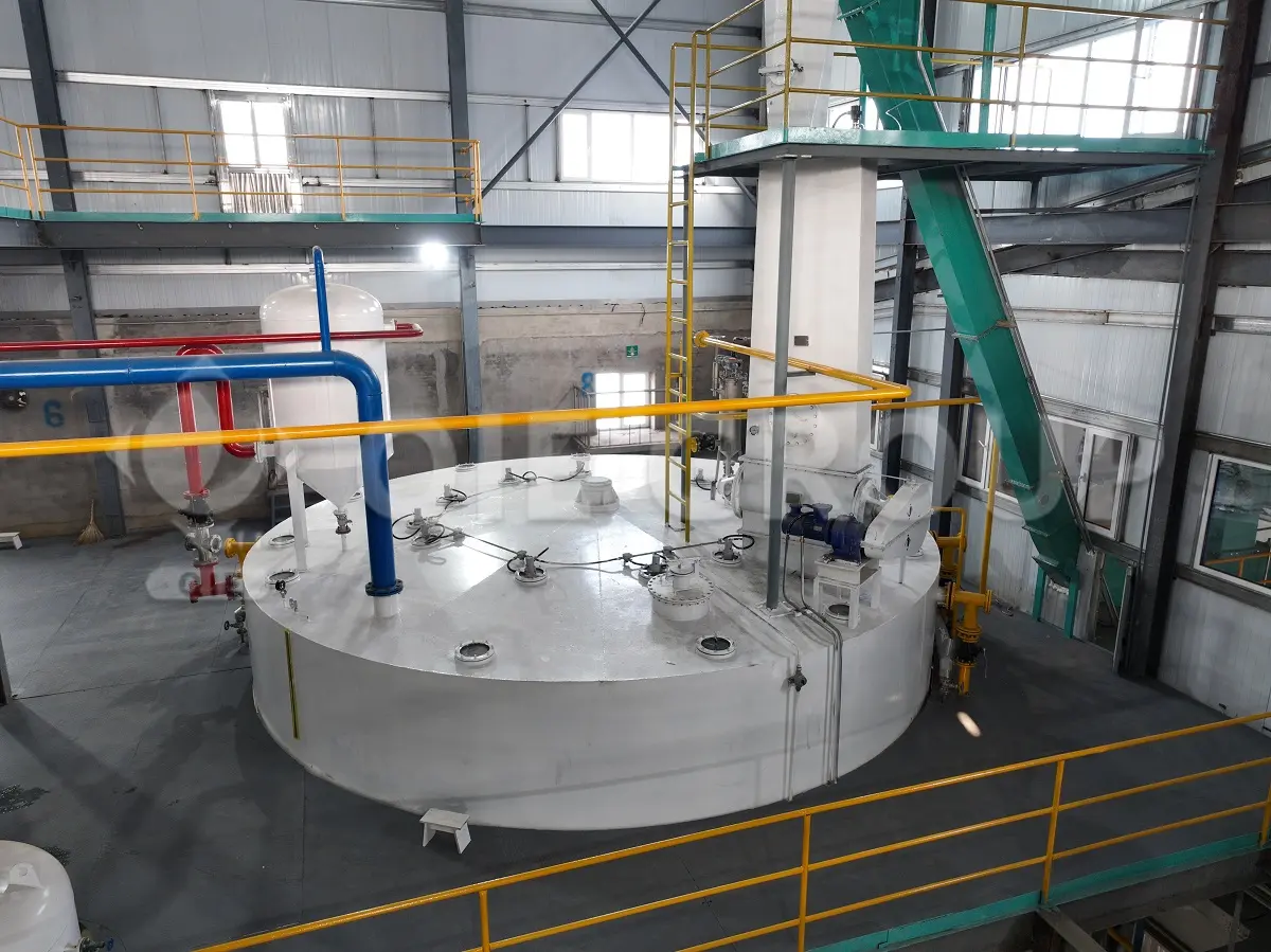 用于连续溶剂萃取的旋转式植物油萃取设备，具有高效的油脂萃取性能。