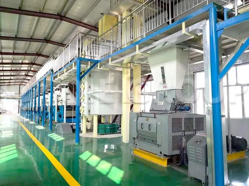 Sesame oil pressing workshop, equipped with screw presses for hot-pressing and cold-pressing production lines