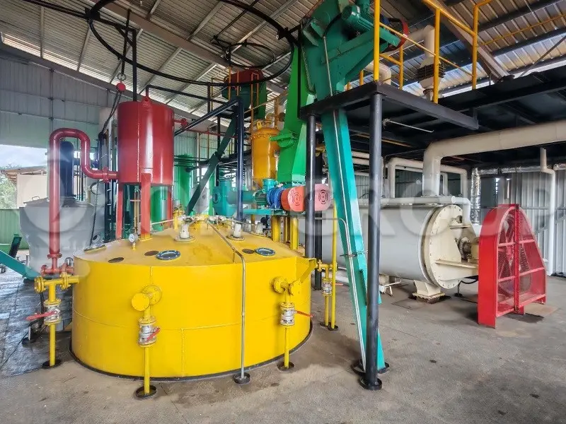 Rotocel solvent extractor for the efficient extraction of soybean and rapeseed oil