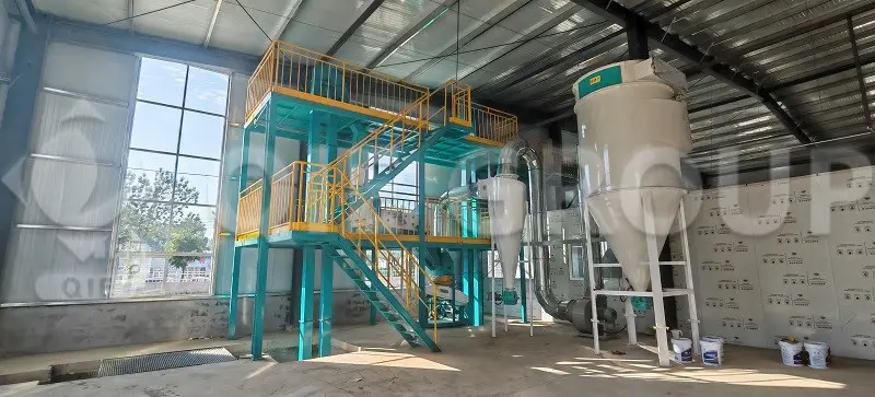 花生脱壳机将外壳与籽仁分离，从而提高花生油提取的效率和质量。