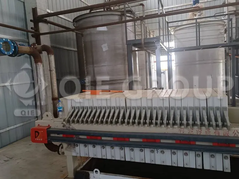 Palm kernel oil fractionation filter system for separating solid fat fractions efficiently