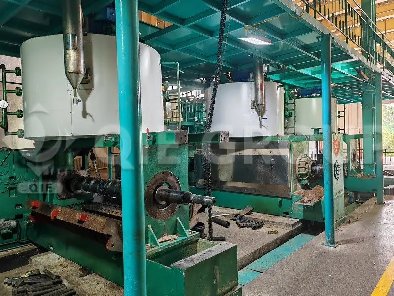 Presse à huile industrielle à vis à haut rendement pour l’extraction à froid et à chaud de l’huile de lin