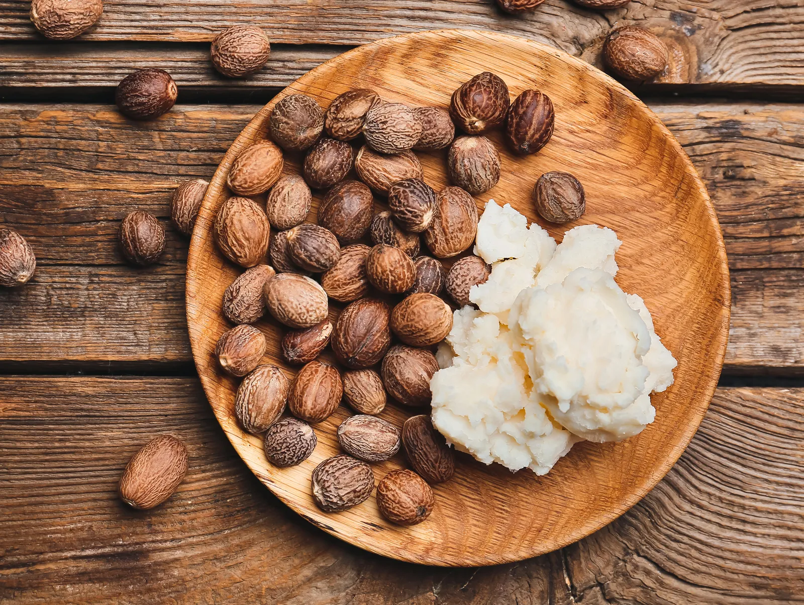 Nueces de karité utilizadas como materia prima para la producción de manteca de karité