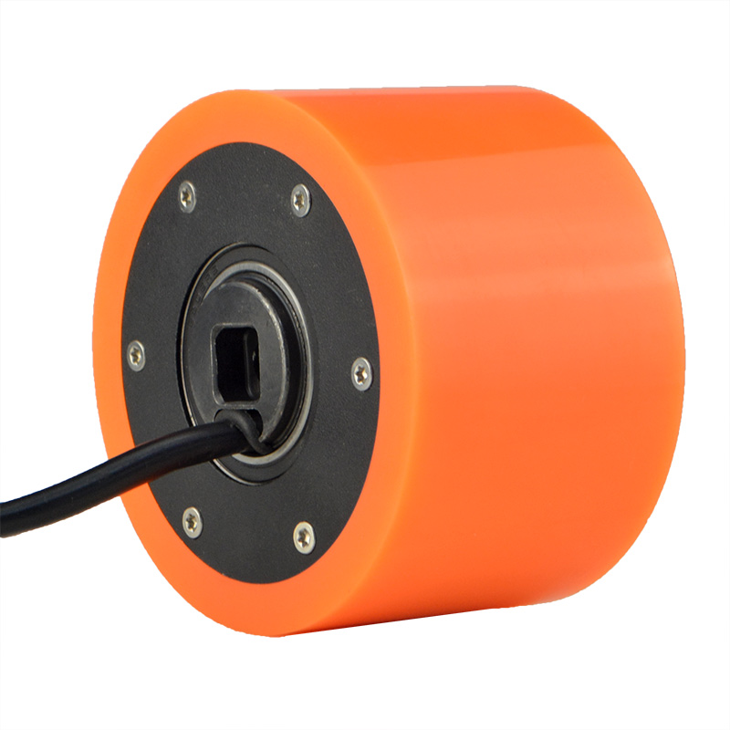 Graph comparing friction coefficients of smooth PU wheels and those with tread grooves on dry and wet surfaces