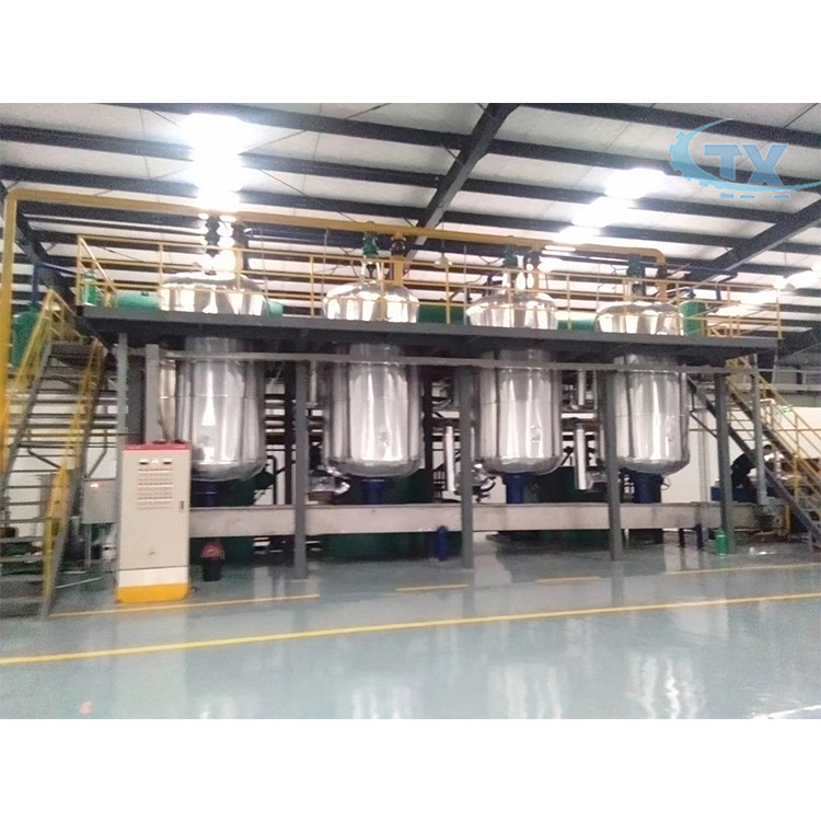 Adjusting the pressure of a cold press oil machine