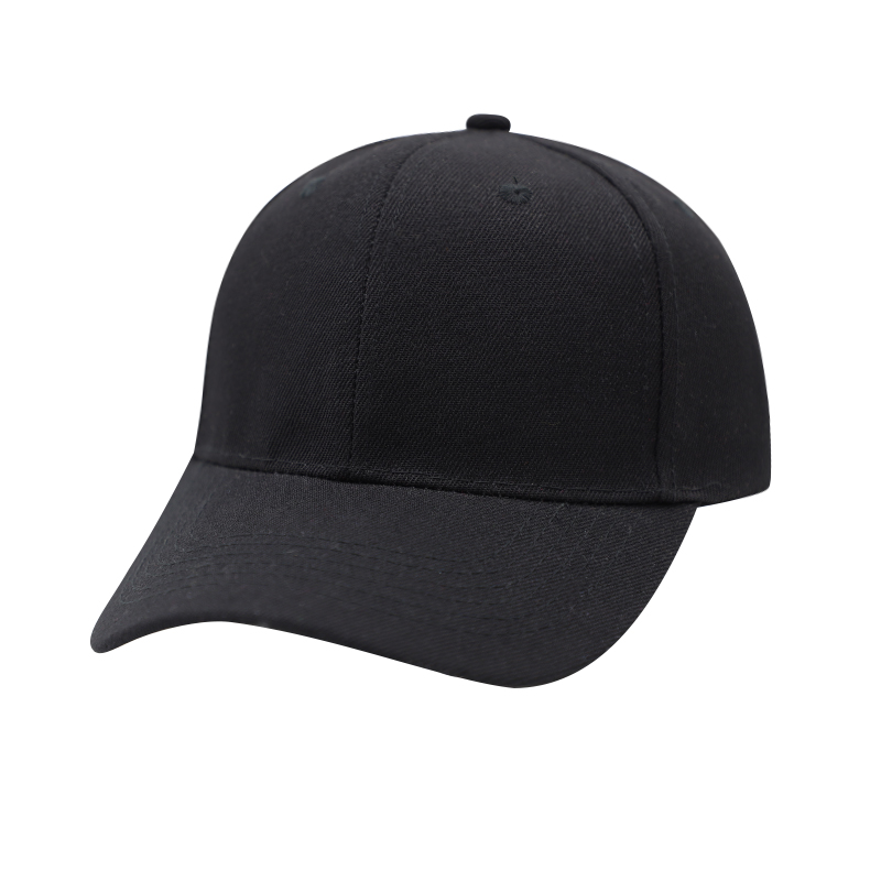 可调节金属扣特写图，展示调节范围与耐用性细节