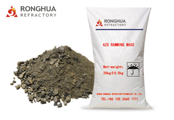 Revêtement réfractaire compacté sur site pour zone de four soumise à l’abrasion et aux scories