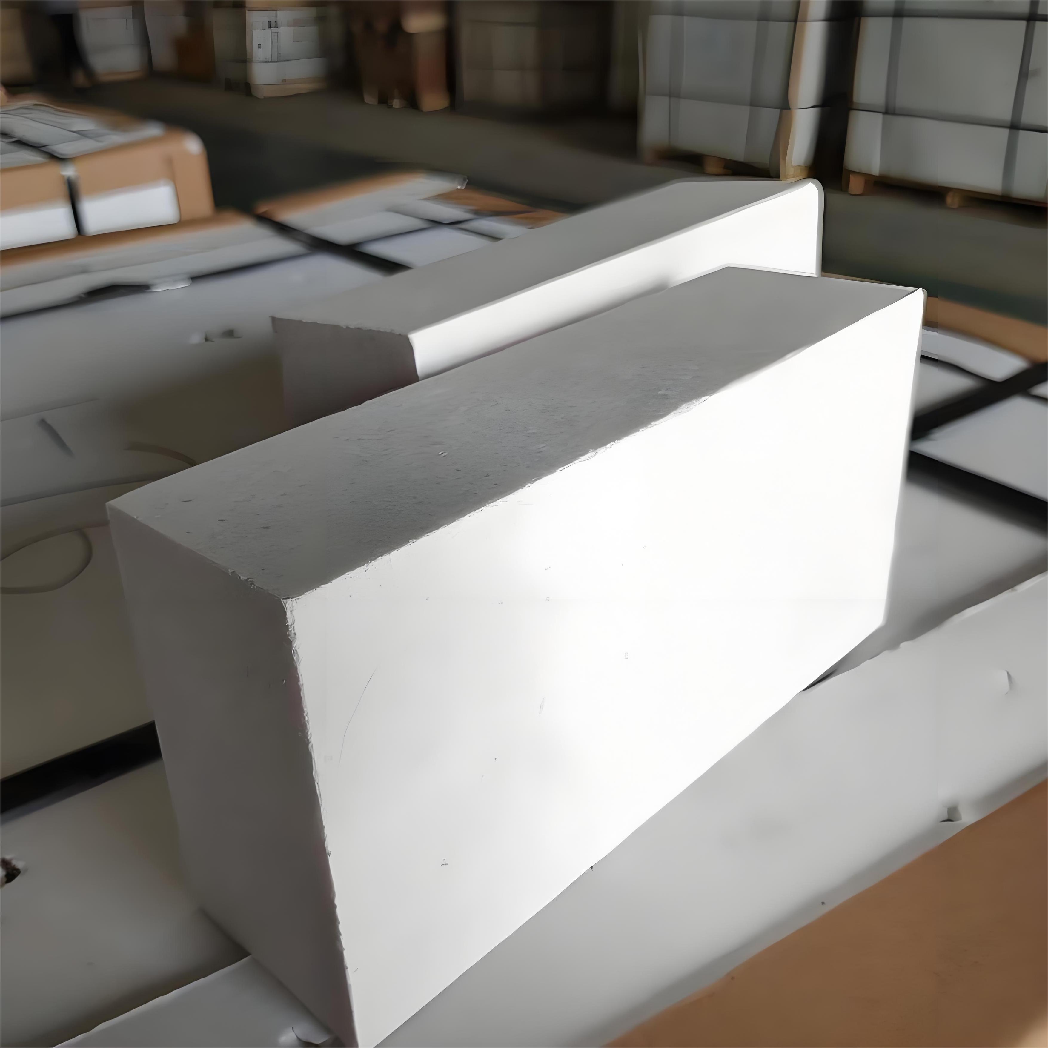Corundum Mullite Lightweight Refractory Brick-1
